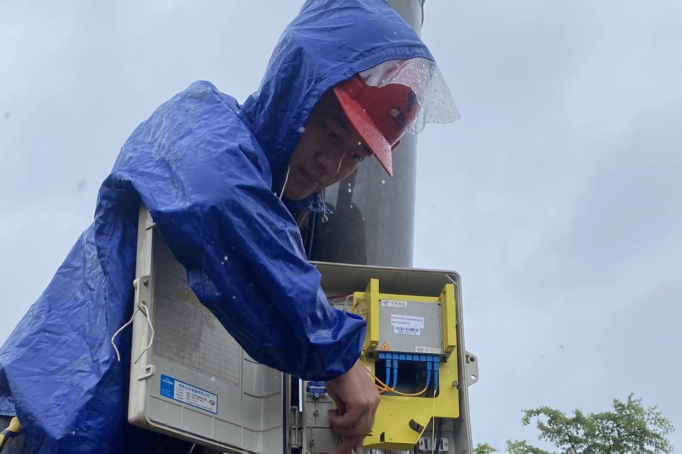 佛山電信工作人員迅速響應，做好暴雨期間通信保障。佛山電信供圖